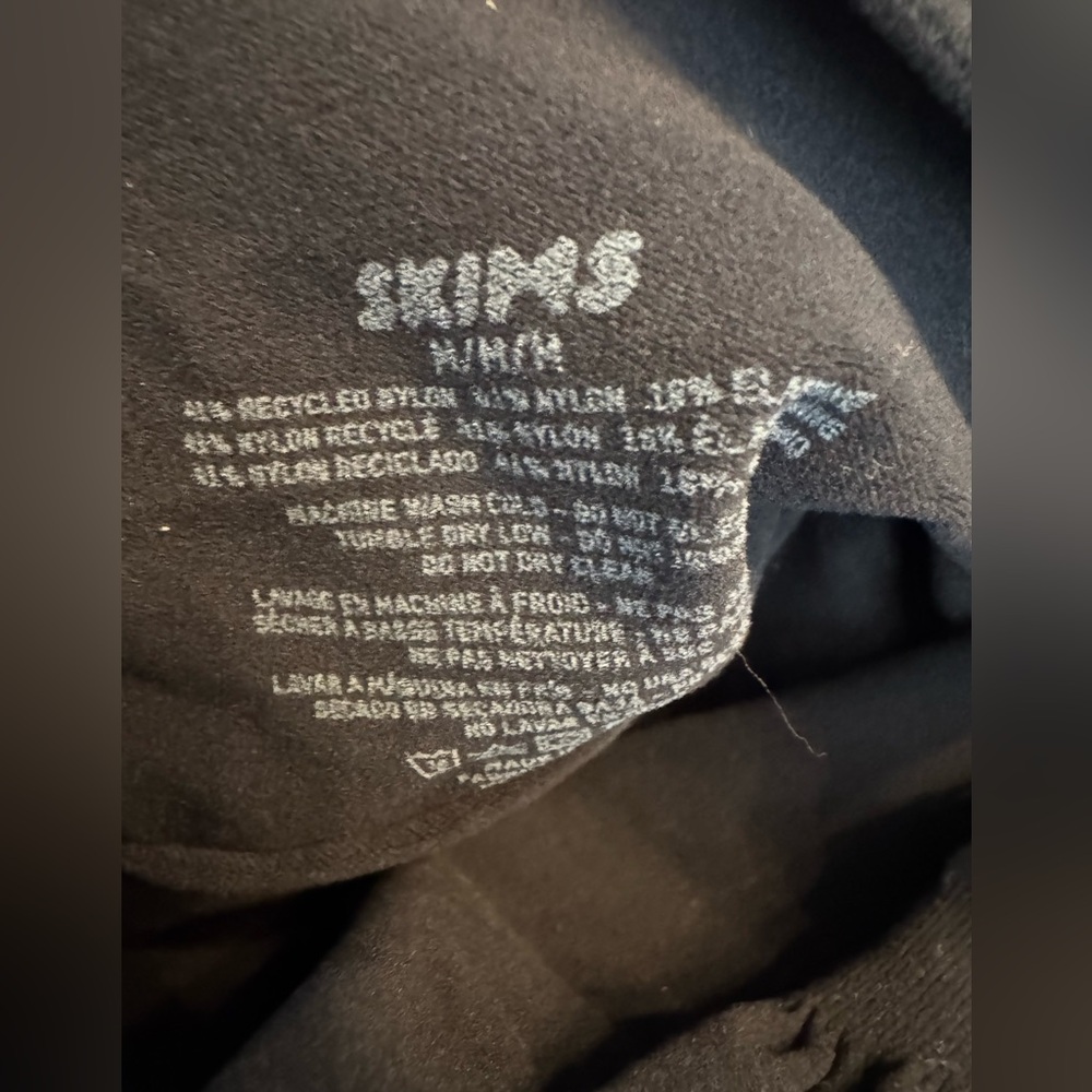 SKIMS SEAMLESS SCULPT BRIEF BODYSUIT - Picture 11 of 16